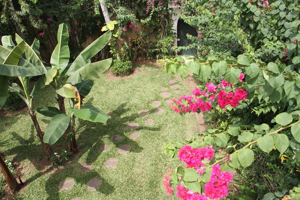 Gaia'S Garden B&B Abidjan Exterior photo